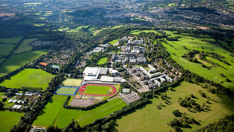 university of bath ตั้งอยู่ในเมือง Bath หนึ่งในเมืองที่สวยที่สุดในอังกฤษ